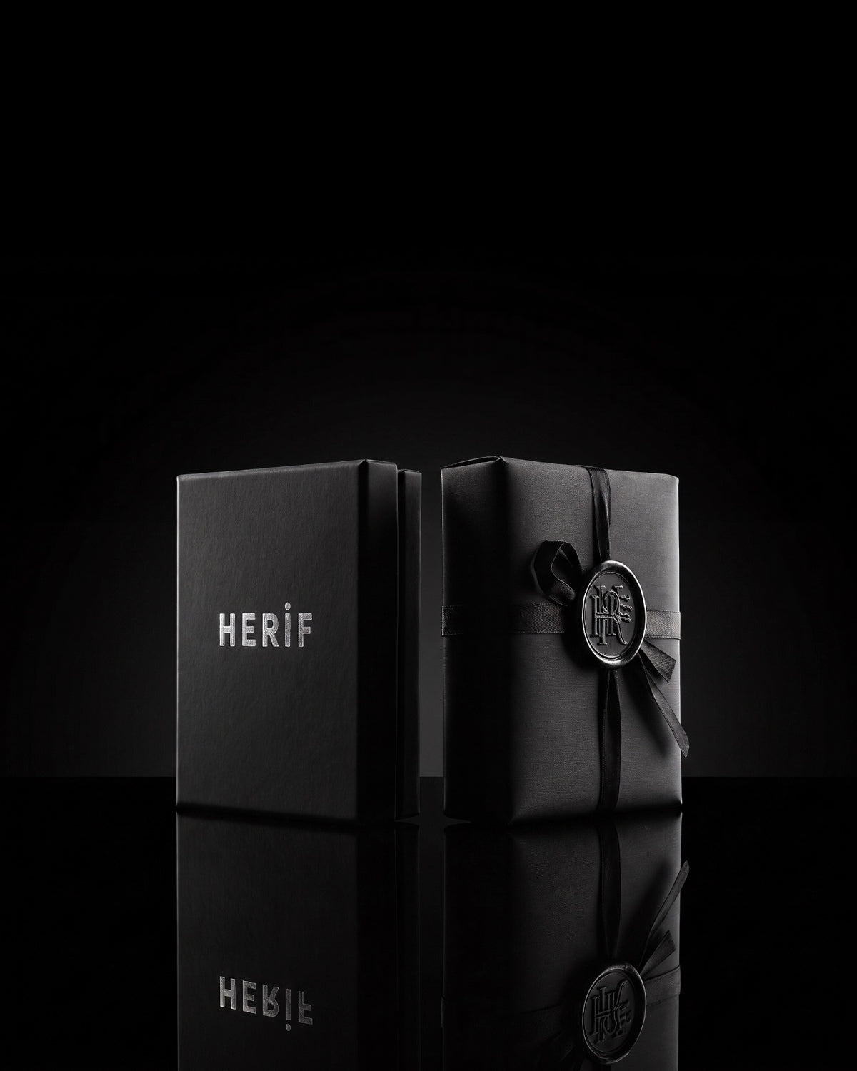 HERİF siyah kutu ve mühürlü hediye paketi